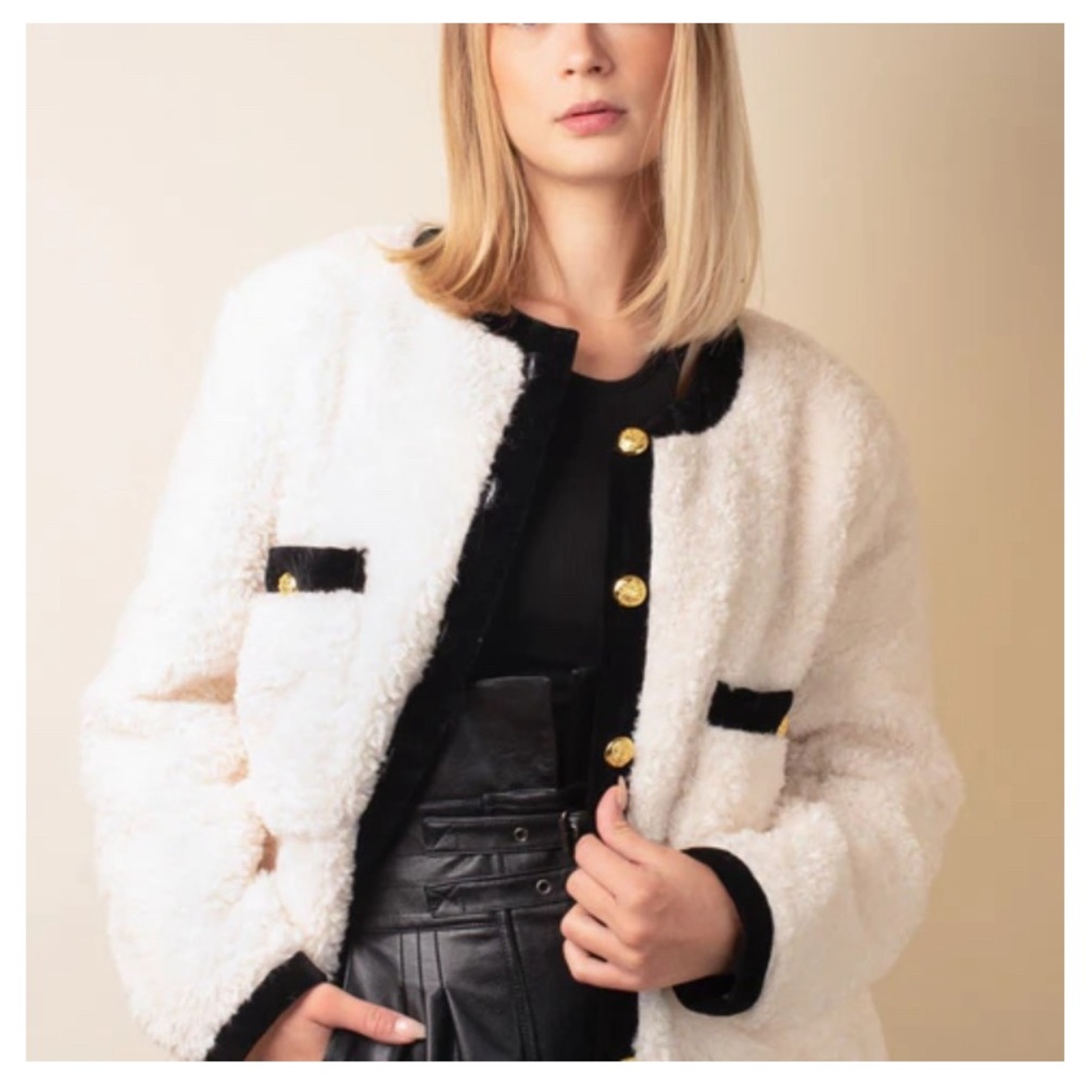 Classic contrast trim jacket, size small